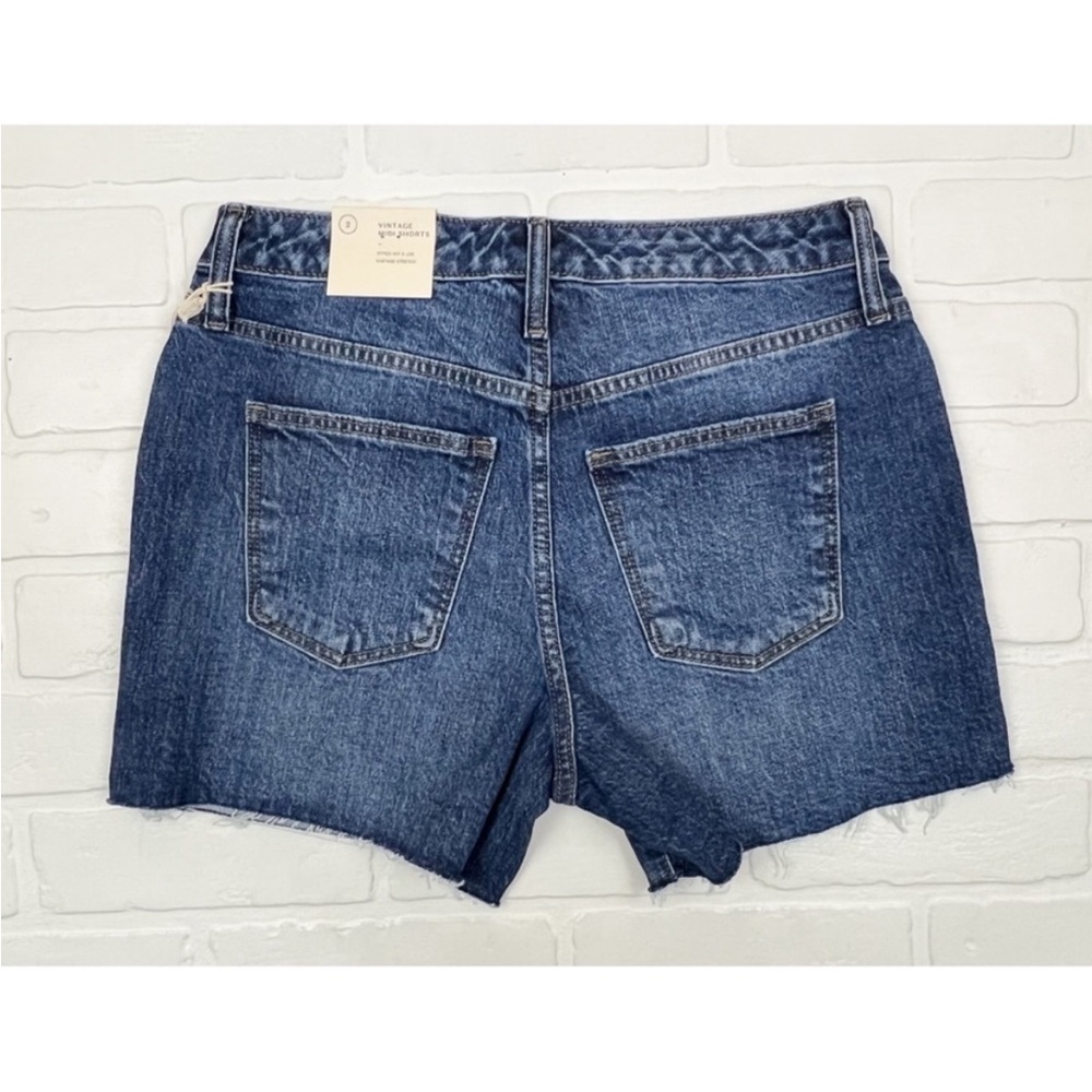 NWT Universal Thread Midi Jean Shorts Distressed Raw Hem Size 2 - Picture 2 of 5
